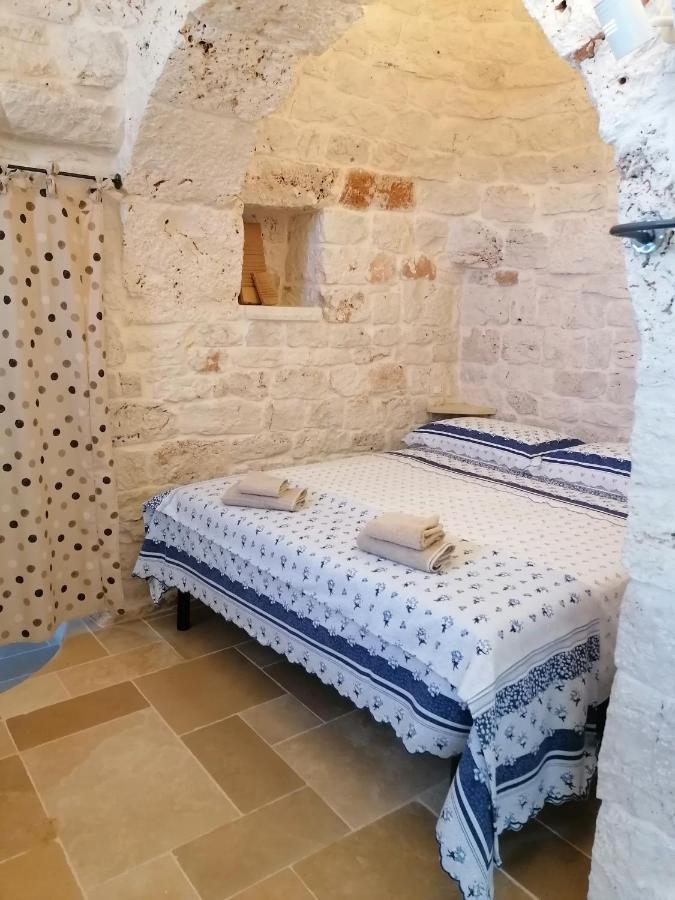 Trullo Del Sol Guest House Ceglie Messapica Bagian luar foto