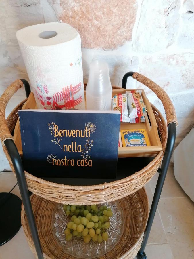 Trullo Del Sol Guest House Ceglie Messapica Bagian luar foto