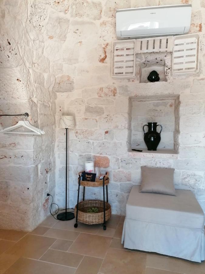 Trullo Del Sol Guest House Ceglie Messapica Bagian luar foto