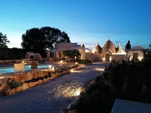 Trullo Del Sol Guest House Ceglie Messapica Bagian luar foto