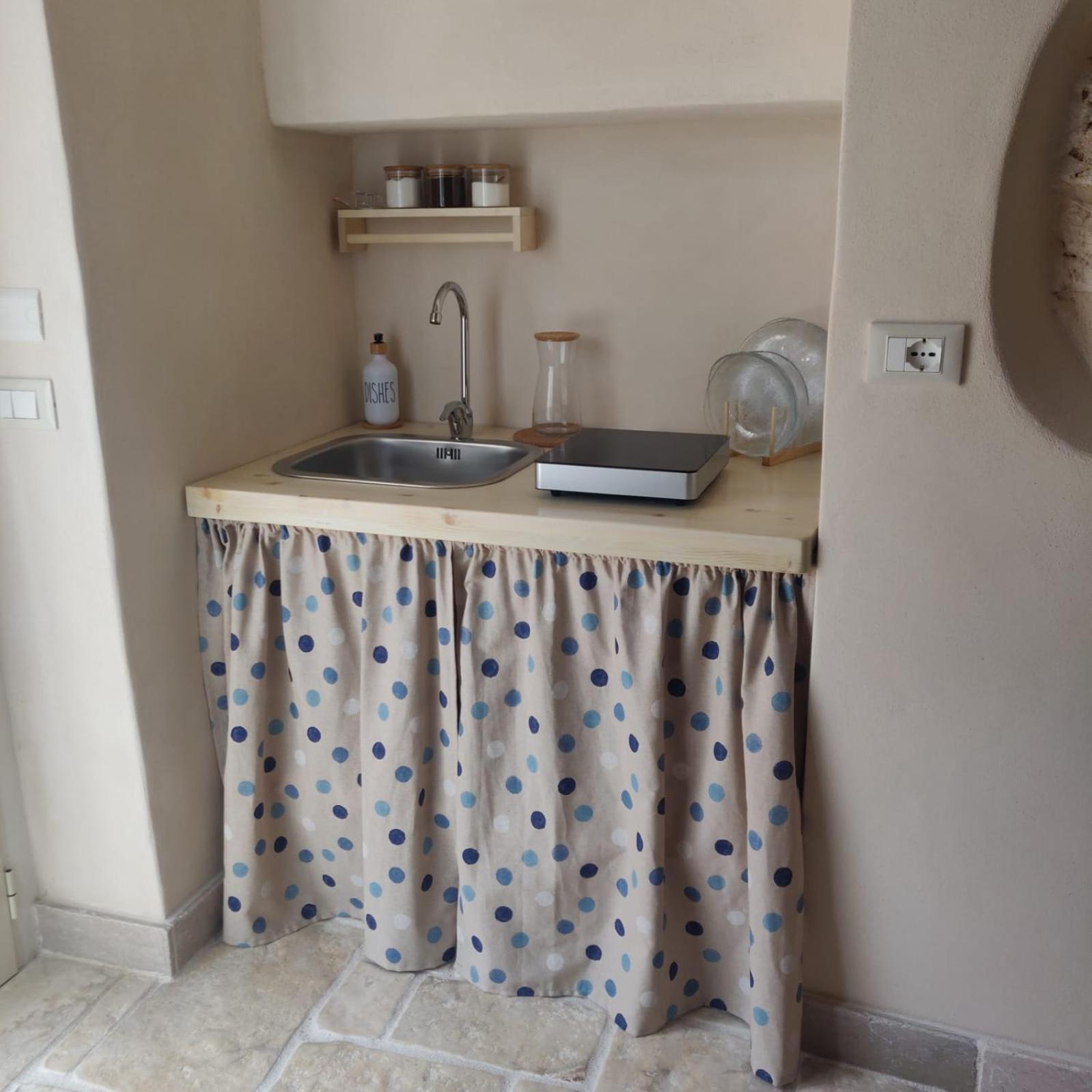 Trullo Del Sol Guest House Ceglie Messapica Bagian luar foto
