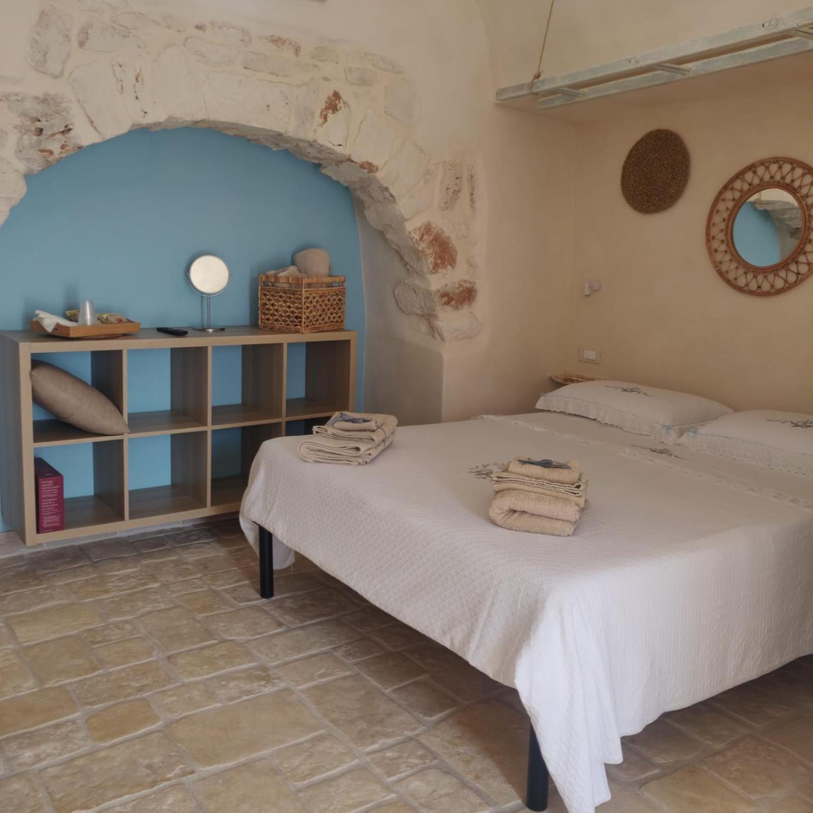Trullo Del Sol Guest House Ceglie Messapica Bagian luar foto