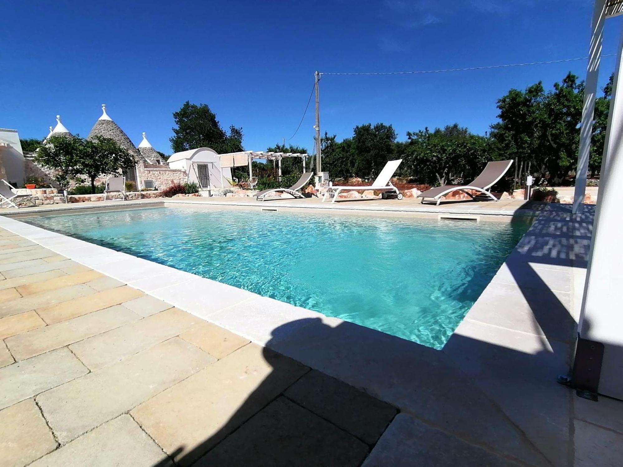 Trullo Del Sol Guest House Ceglie Messapica Bagian luar foto
